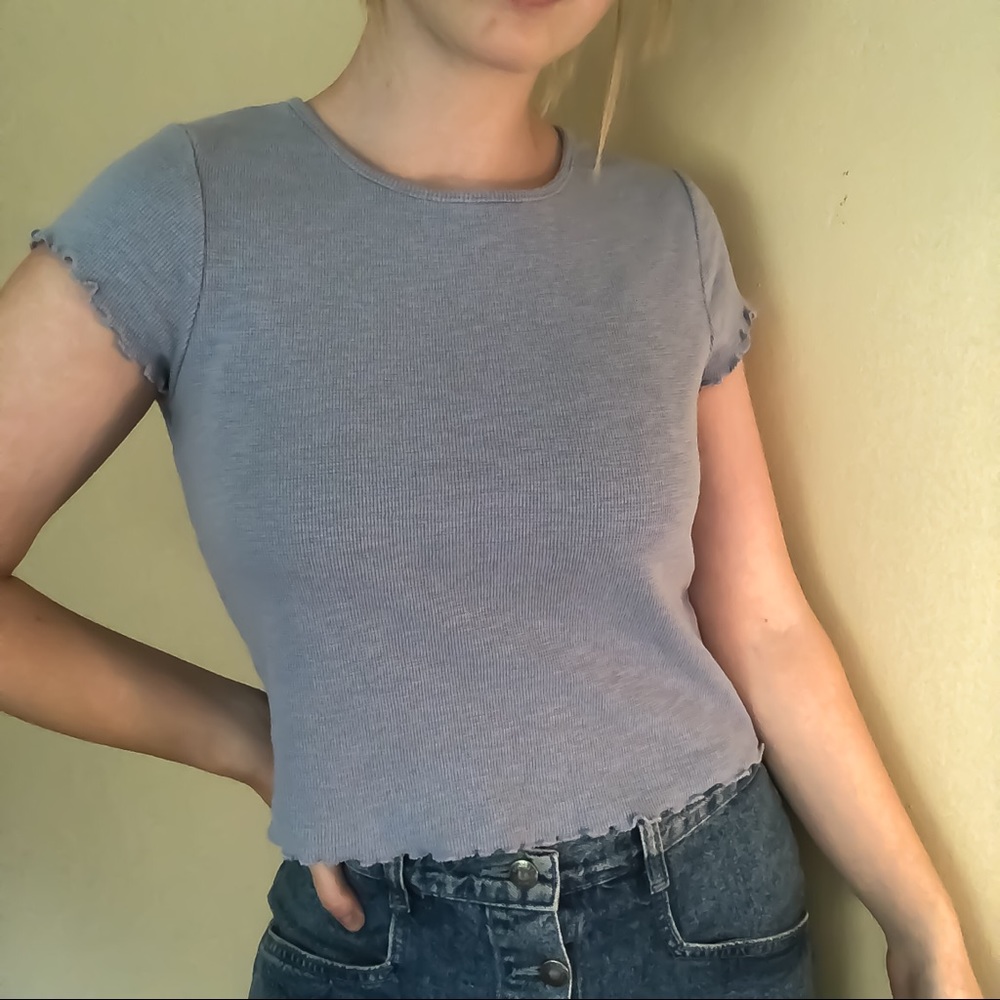 Lilac lettuce hem top